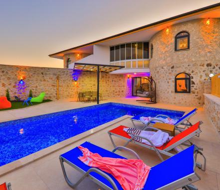 Kumluova Karadere Bölgesinde 6 Kişilik Tatil Villası