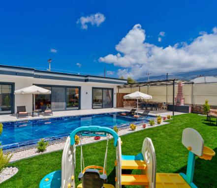 Kalkan Bölgesinde Korunaklı 5 Kişilik Tatil Villası