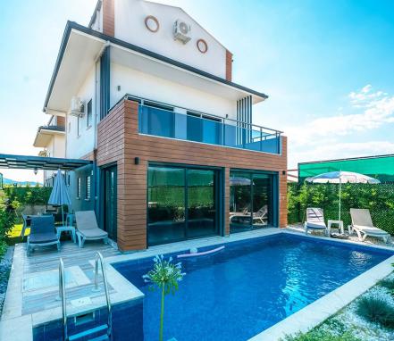 Fethiye Çalıca Bölgesinde 6 Kişilik Kiralık Tatil Villası