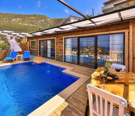 Kaş Gökseki Mevkiinde Doğa İçinde Balayı Villası