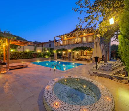 Fethiye Kayaköy Mevkiinde 3 Yatakodalı  Lüks Tatil Villası