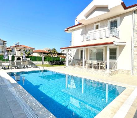 Ortaca Mevkiinde Doğa İçinde 8 Kişlilik Tatil Villası 