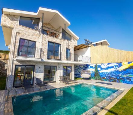 Fethiyede 8 Kişilik Korunaklı Saunalı Villa