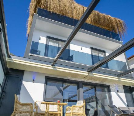 Kalkan Körderede 3 Yatak Odalı Deniz Manzaralı Lüks Villa