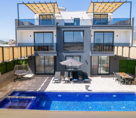 Kalkan Çavdırda 6 Kişilik Korunaklı Villa