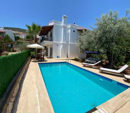 Kalkan Bölgesinde Merkeze Yakın 6 Kişilik Tatil Villası 