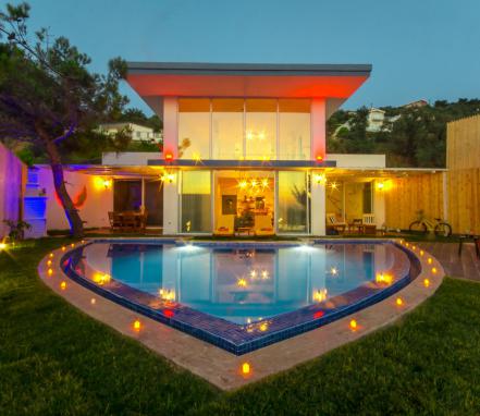 Kalkan Akbel İncebel Mevkiinde 4 Kişilik Korunaklı Tatil Villası