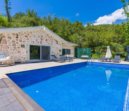 İslamlar Mevkiinde 4 Kişilik Korunaklı Tatil Villası