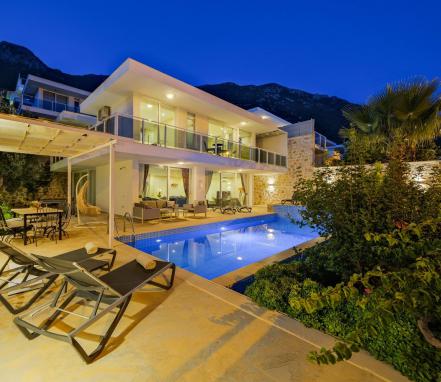 Kalkan Kızıltaş Mevkiinde 8 Kişilik Tatil Villası