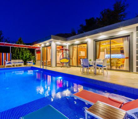 Kalkan Üzümlü Mevkiinde 2 Kişilik Tatil Villası