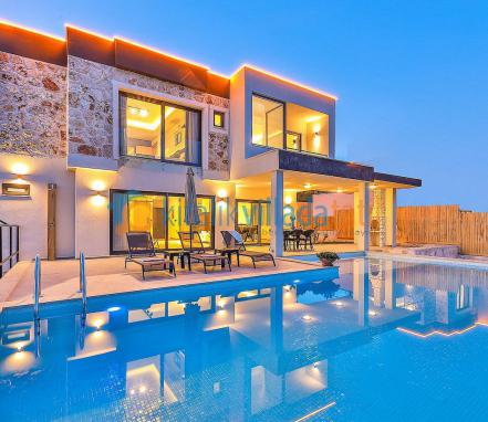 Kaş Pınarbaşı Mevkiinde 4 KişilikMuhafazakar Tatil Villası