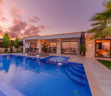 Çavdır Bölgesinde 2 Yatak Odalı 5 Kişilik Korunaklı Villa