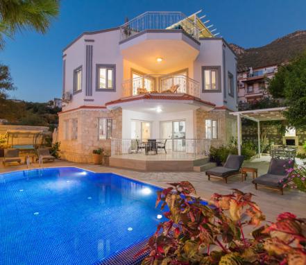 Kaş Bölgesinde 4 Kişilik Lüks Ttail Villası
