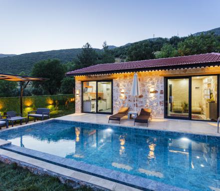 Kalkan Bölgesinde Muhafazakar 4 Kişilik Tatil Villası 