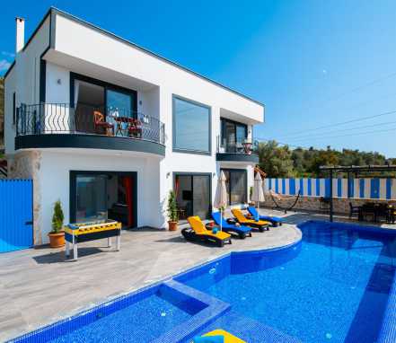 Kalkan Bölgesinde Korunakli 6 Kişilik Tatil Villası 