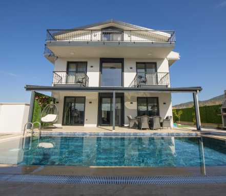 Fethiyede 6 Kişilik Havuzlu Villa