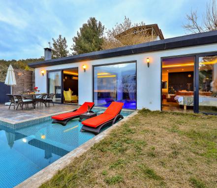 Kalkan İslamlar Köyünde Korunaklı Tatil Villası