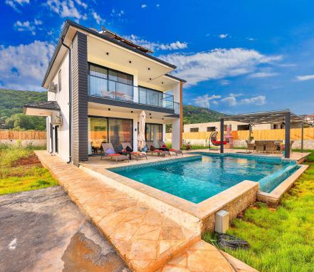 Kaş Ağullu Bölgesinde Lüks Tatil Villası