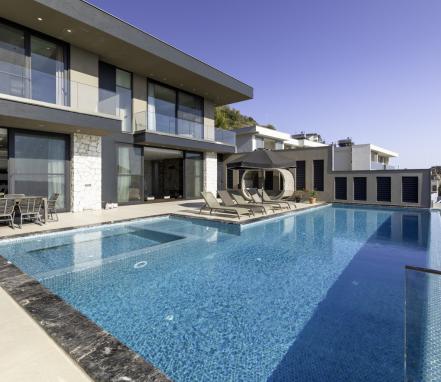 Ordu Bölgesinde Sonsuzluk Havuzlu 6 Kişilik Tatil Villası