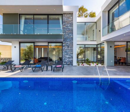 Kalkan Yeşilköy Bölgesinde Lüks Tatil Villası