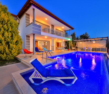 Kalkan  Bölgesinde 6 Kişilik Muhafazakar Tatil Villası