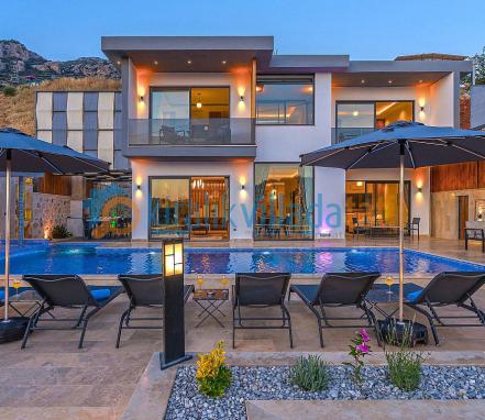 Kalkan Bölgesinde Korunaklı Lüks 6 Kişliki Tatil Villası