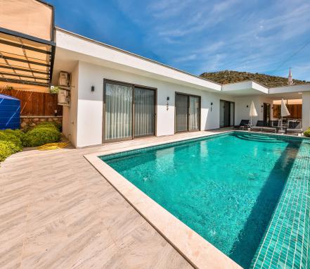 Kalkan Ulugöl Mevkiinde 6 Kişilik Tatil Villası