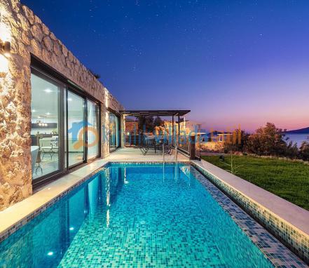 Kalkan Kömürlük Mevkiinde 2 Kişilik Konsept Balayı Villası