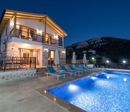 Kalkan Bölgesinde Korunaklı 6 Kişilik Tatil Villası 