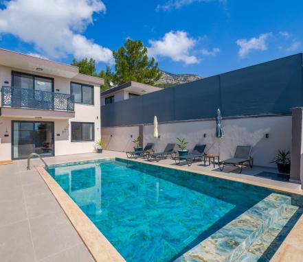 Seydikemer Bölgesinde Korunaklı 4 Kişilik Tatil Villası 