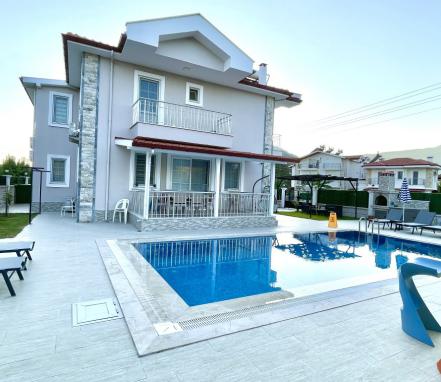 Ortaca Bölgesinde Doğa İçinde 8 Kişilik Tatil Villası 