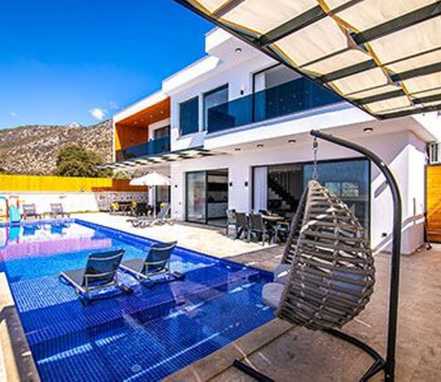 Kalkan Bölgesinde Korunaklı 6 Kişilik Tatil Villası 
