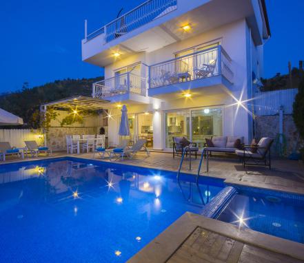 Kaş Bölgesinde 6 Kişilik Korunaklı Tatil Villası