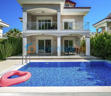 Fethiye Bölgesinde Doğa İçinde 8 Kişilik Tatil Villası