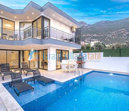Kalkan Bölgesinde Korunaklı 6 Kişilik Tatil Villası 