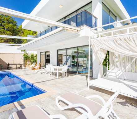 İslamlar'da 4 Kişilik Korunaklı Lüks Tatil Villası