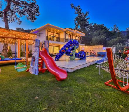 Kalkan İslamlar Mevkiinde Tatil Vİllası