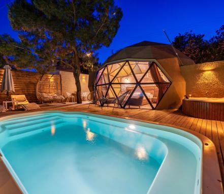 Kalkan İslamlar Mevkiinde Korunaklı Özel Konsept Balayı Villası