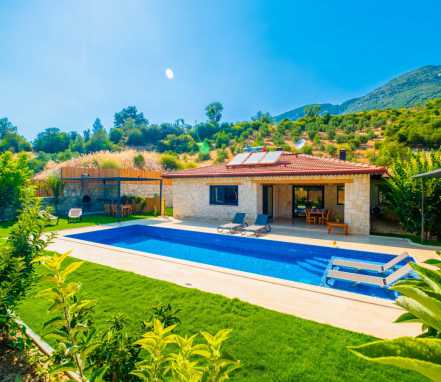 Kalkan Sarıbelen Mevkii 6 Kişilik Tatil Villası