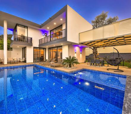 Kalkan Patara Bölgesinde 4 Kişilik Korunaklı Villa