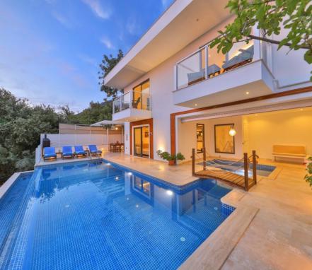 Kalkan Bölgesinde Muhafazakar 4 Kişilik Tatil Villası 