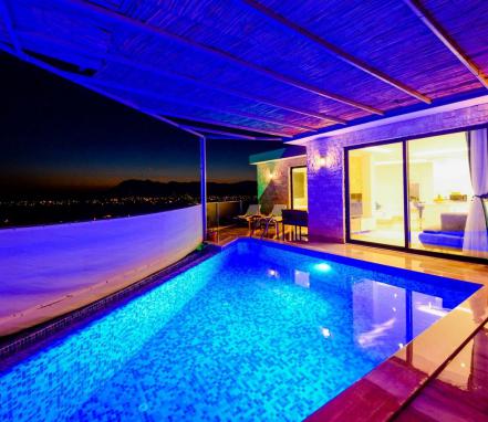 Kalkan Yeşilköy Mevkiinde 2 Kişilik Tatil Villası