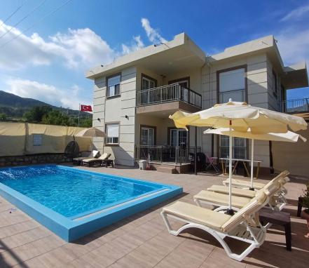 Kalkan Bölgesinde Muhafazakar Tatil Villası