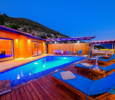 Kalkan Yeşilköy Bölgesinde  2 Yatakodalı Tatil Villası