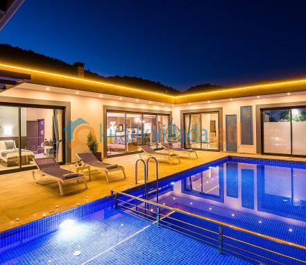 Kalkan Sarıbelen Köyünde 4 Kişilik Isıtmalı Havuzlu Tatil Villası