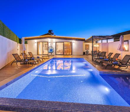 Kalkan Çavdır Mevkiinde 3 Yatakodalı Korunaklı Tatil Villası