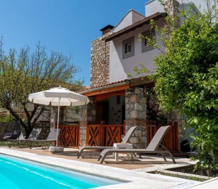 Fethiye Bölgesinde Doğa İçinde 6 Kişilik Tatil Villası 