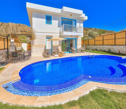 Kalkan Bölgesinde Korunaklı Balayı Tatil Villası 