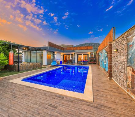 Kalkan Bölgesinde Korunaklı 4 Kişilik Tatil  Villası