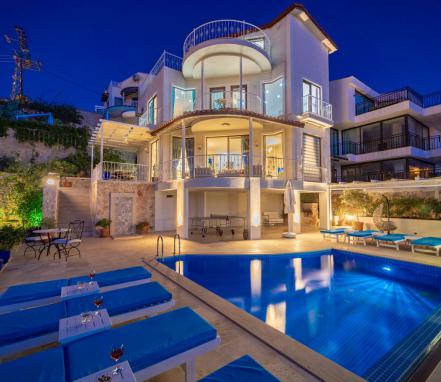 Kalkan Merkezi Konumda Bulunan Tatil Villa